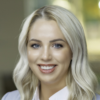 Headshot of Eva Juszczyk, PA