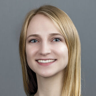 Headshot of Kayla Karpowicz, Au.D.